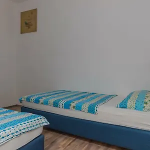 apartments-maris-crikvenica.primorje-gorskikotar.com/